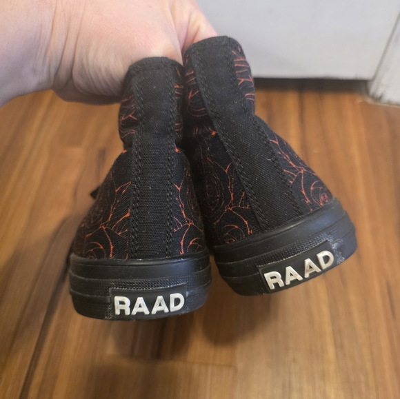 Black and Red Athletic Shoes - Picture 2 of 5